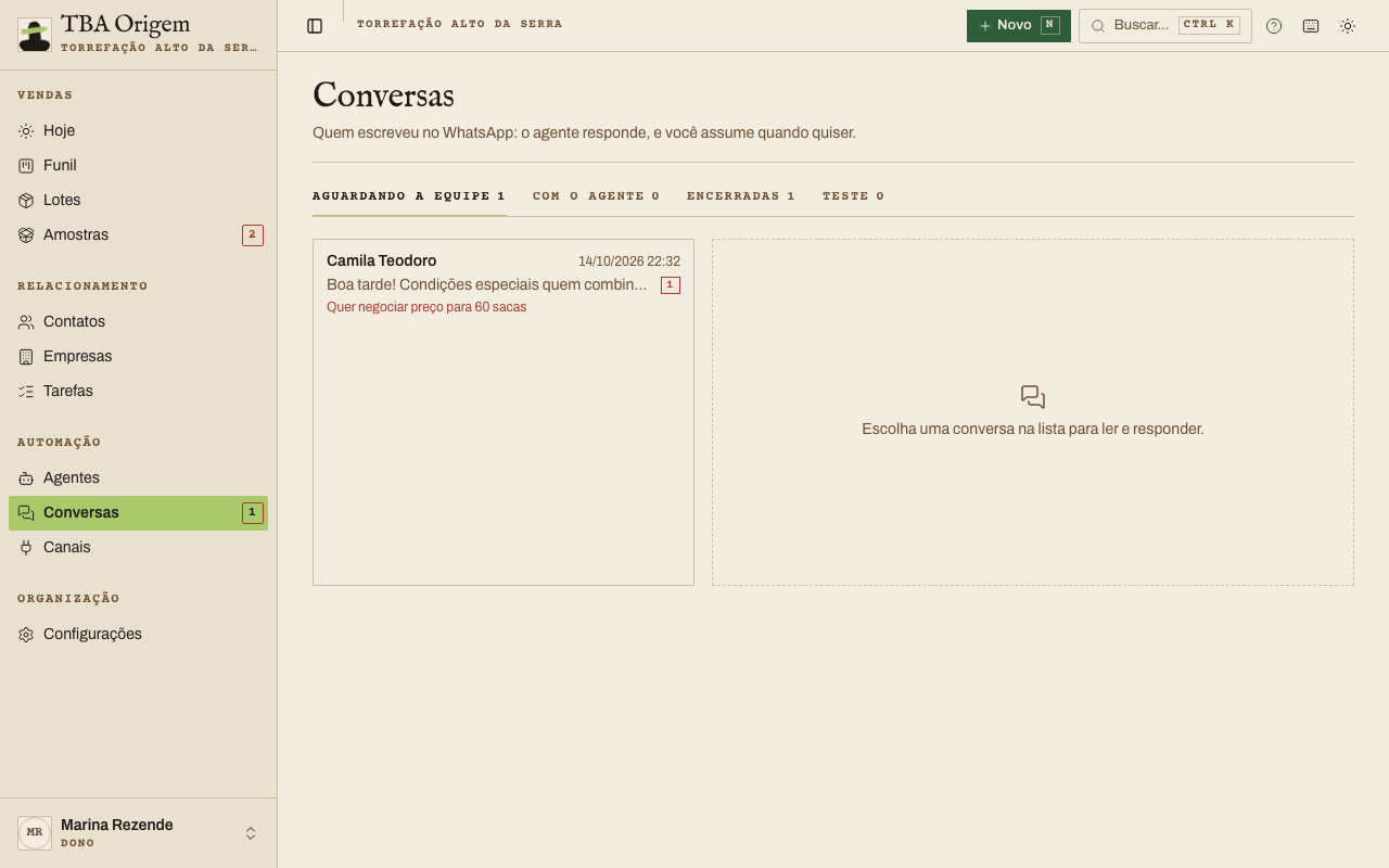Tela Conversas com as abas Aguardando a equipe, Com o agente, Encerradas e Teste, e a lista de conversas