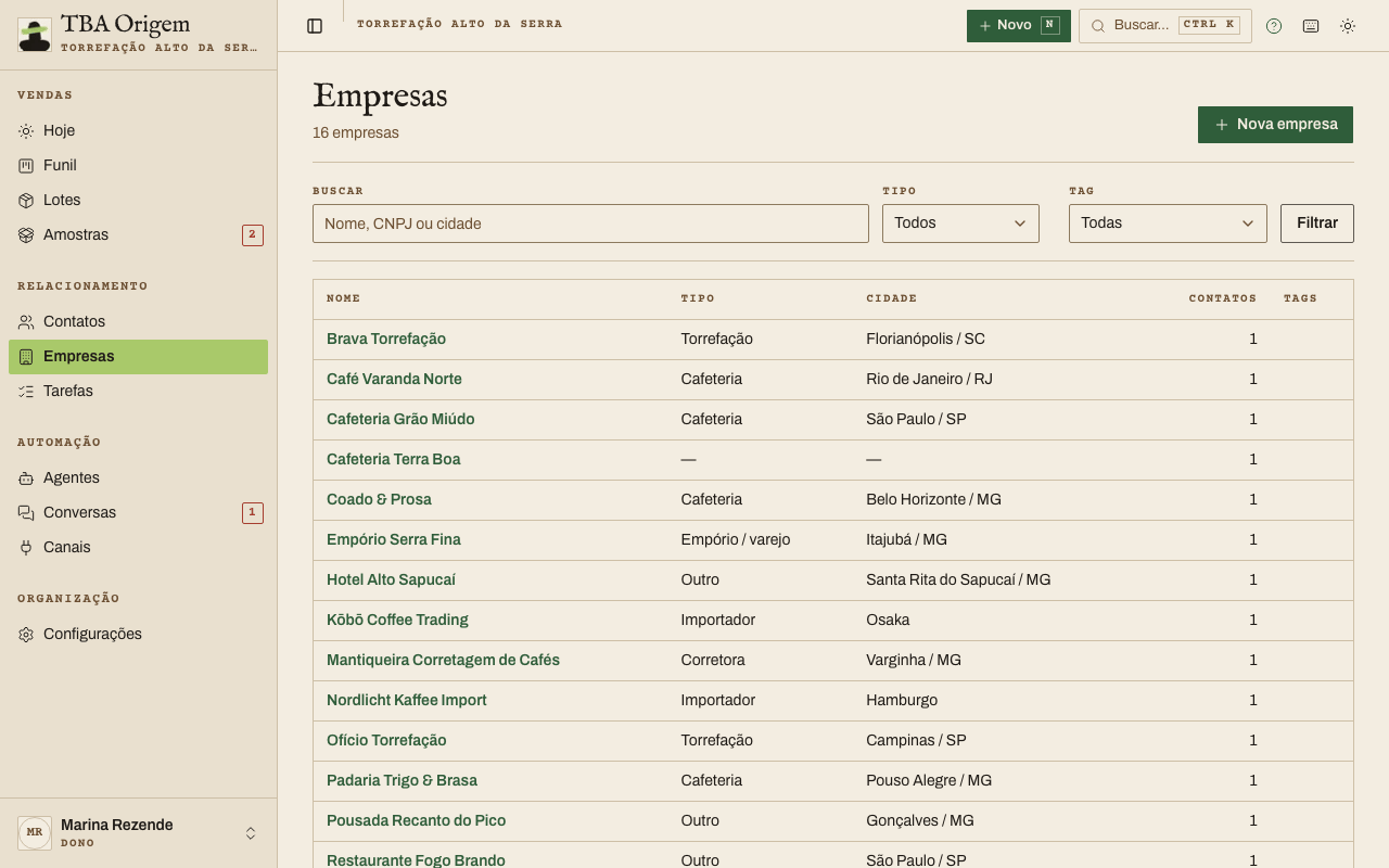 Lista de empresas com as colunas Nome, Tipo, Cidade, Contatos e Tags, a busca e os filtros no alto